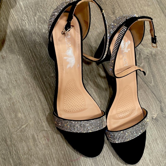High heels - Picture 1 of 4